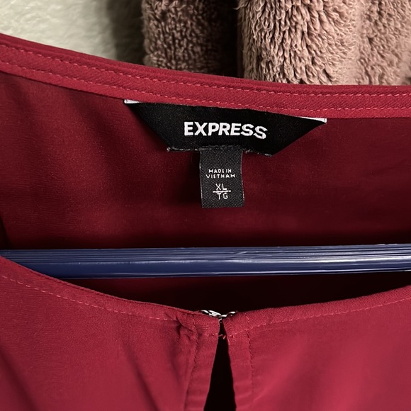 Express XL puffy sleeve blouse - Picture 2 of 3